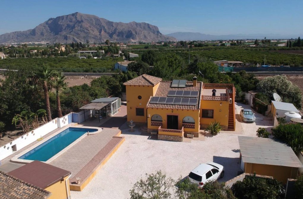 Reventa - Finca / Propiedad en el campo - Orihuela