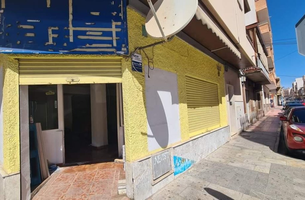 Reventa - Unidad Comercial - Torrevieja - Centro