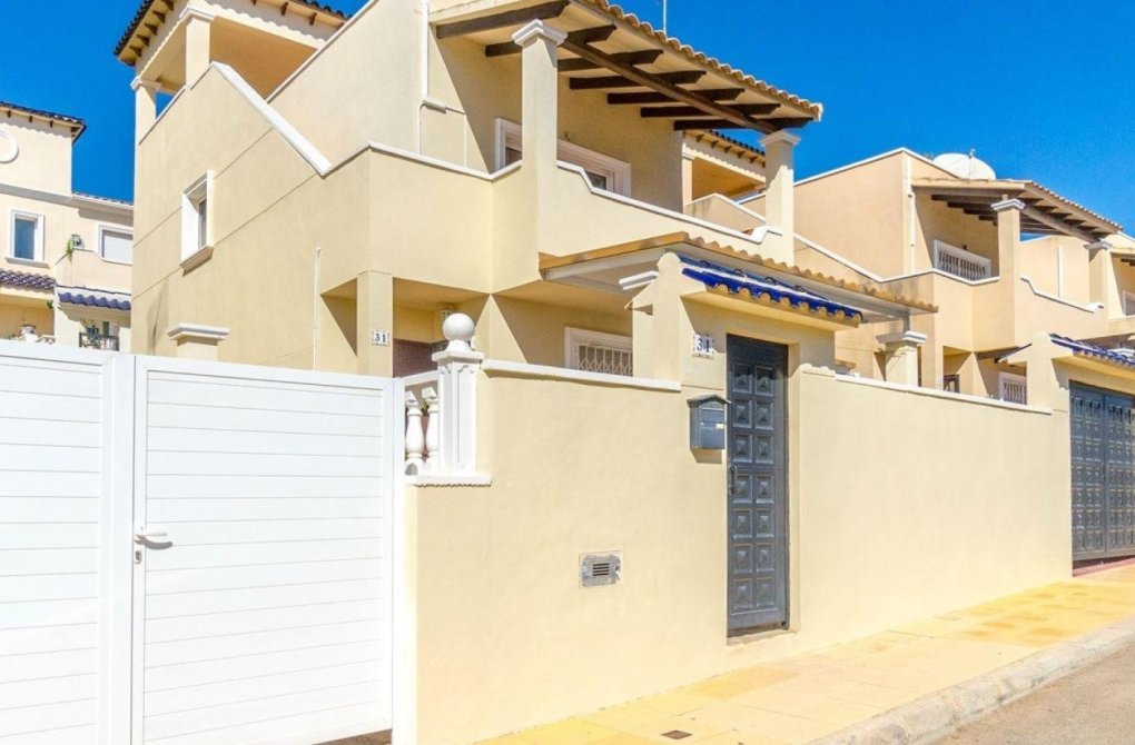 Reventa - Villa independiente - Orihuela Costa - Villamartín