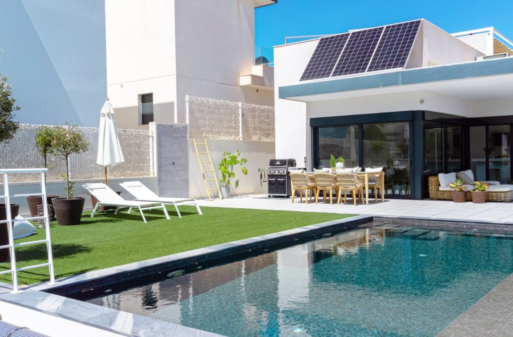 Reventa - Villa independiente - San Miguel de Salinas