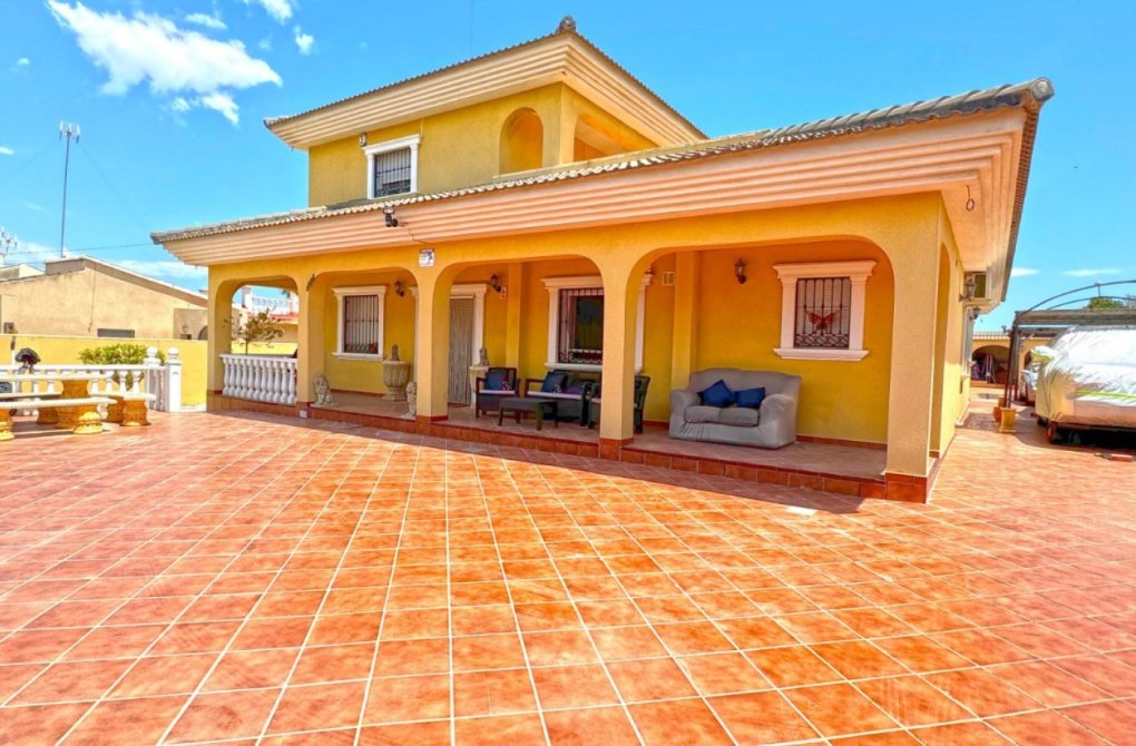 Reventa - Villa independiente - Torrevieja - Los Balcones - Los Altos del Edén