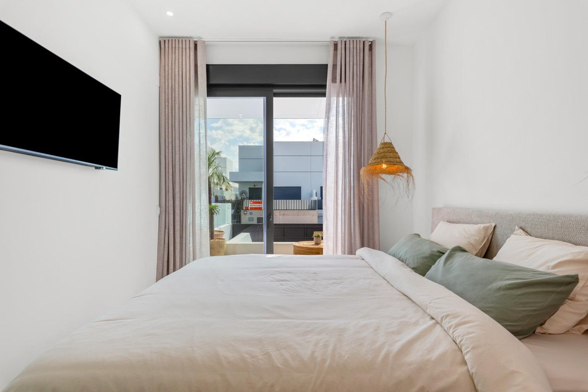 Rynek pierwotny - Szeregowiec - Dolores - Sector 3