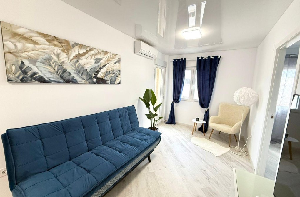Rynek wtórny - Apartament - Torrevieja - Estacion de autobuses