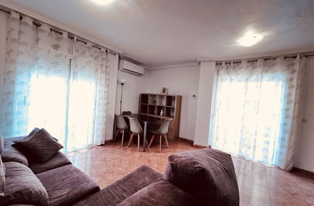 Rynek wtórny - Apartament - Torrevieja - Estacion de autobuses