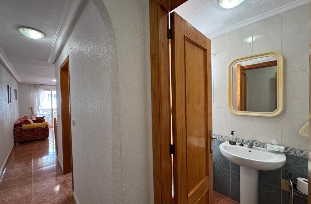 Rynek wtórny - Apartament - Torrevieja - Estacion de autobuses