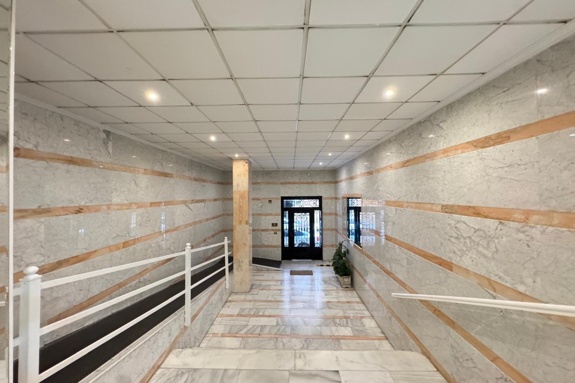 Rynek wtórny - Apartament - Torrevieja - Estacion de autobuses