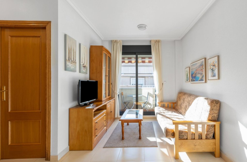 Rynek wtórny - Apartament - Torrevieja - Estacion de autobuses