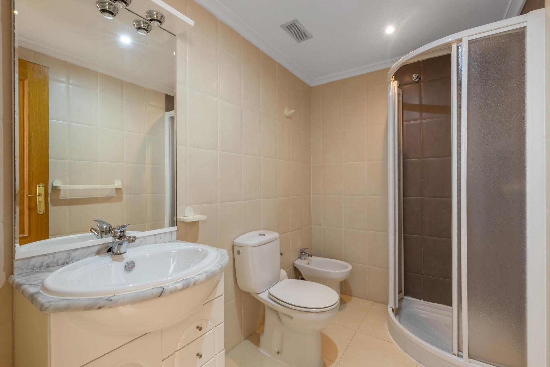 Rynek wtórny - Apartament - Torrevieja - Estacion de autobuses