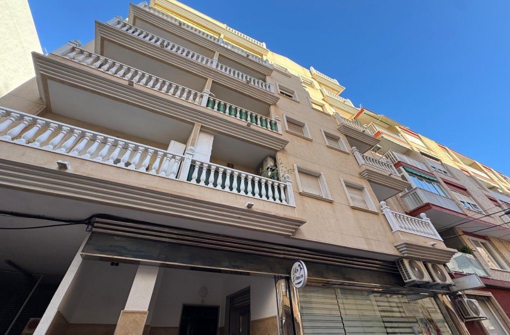 Rynek wtórny - Apartament - Torrevieja - Estacion de autobuses