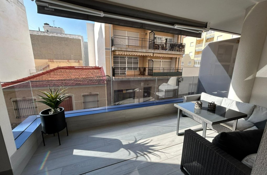 Rynek wtórny - Apartament - Torrevieja - Las Piscinas Naturales