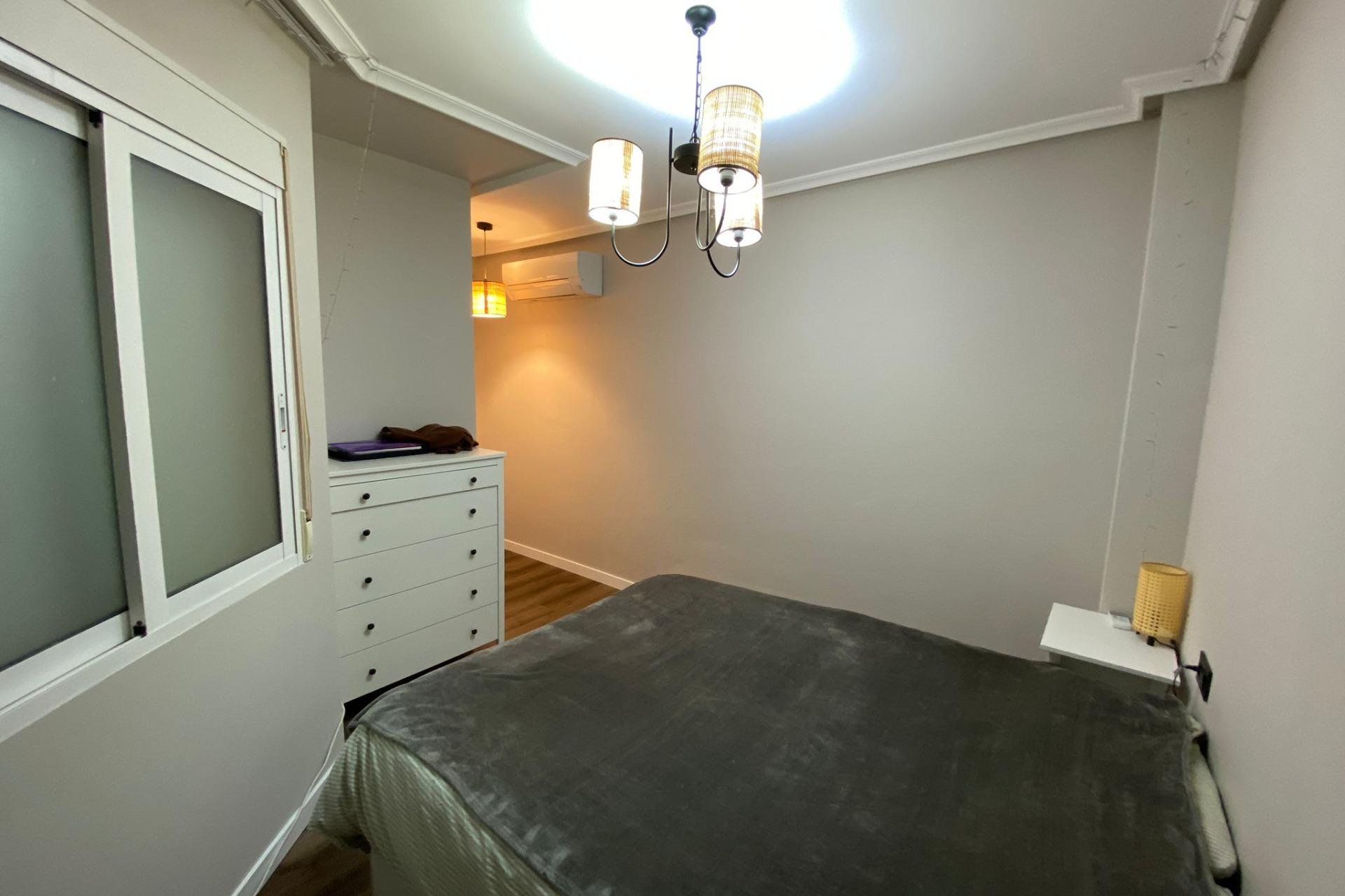 Rynek wtórny - Apartament - Torrevieja - Paseo maritimo