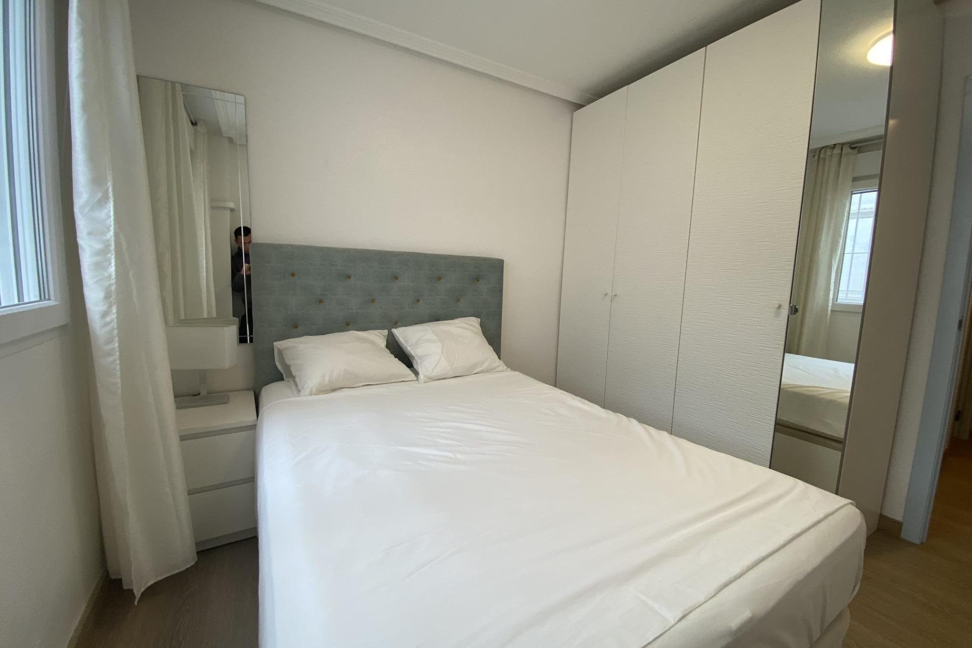 Rynek wtórny - Apartament - Torrevieja - Paseo maritimo