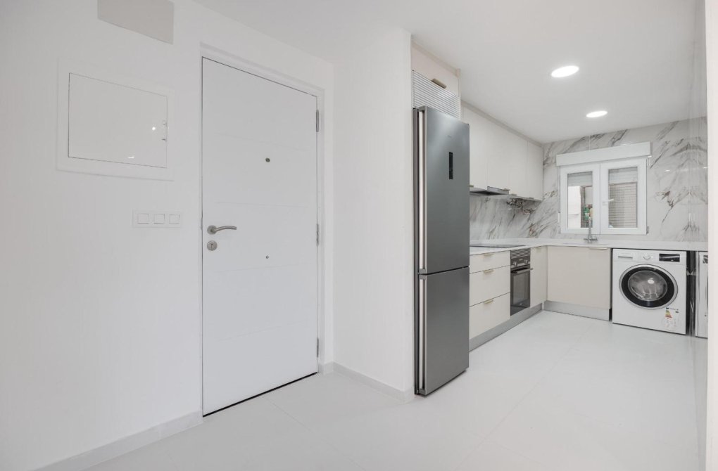 Rynek wtórny - Apartament - Torrevieja - Playa de los Naufragos