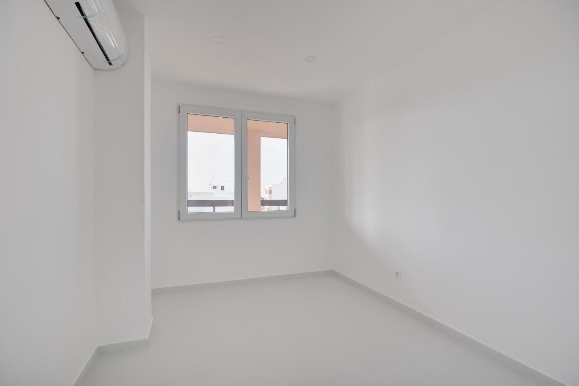 Rynek wtórny - Apartament - Torrevieja - Playa de los Naufragos