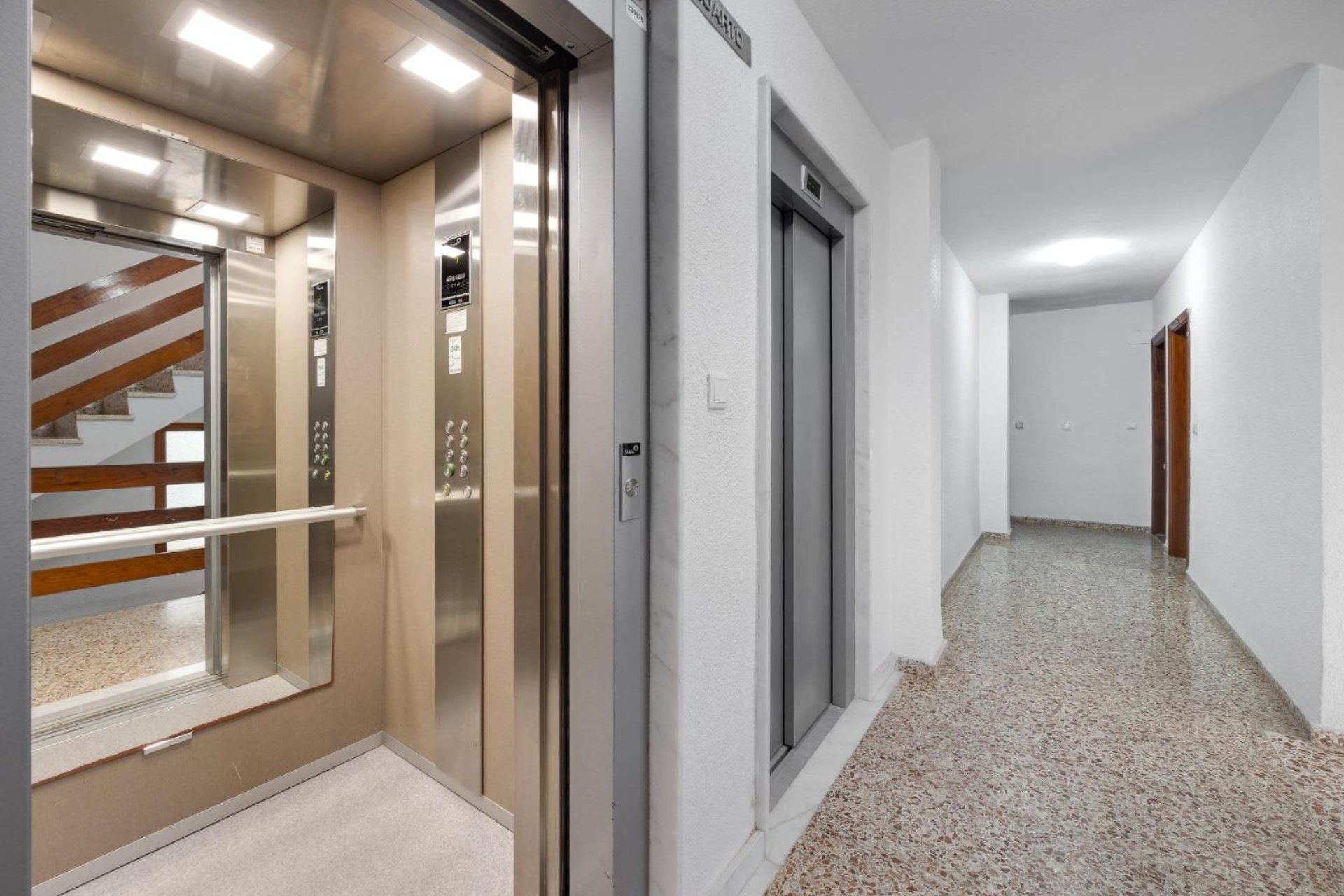 Rynek wtórny - Apartament - Torrevieja - Playa de los Naufragos