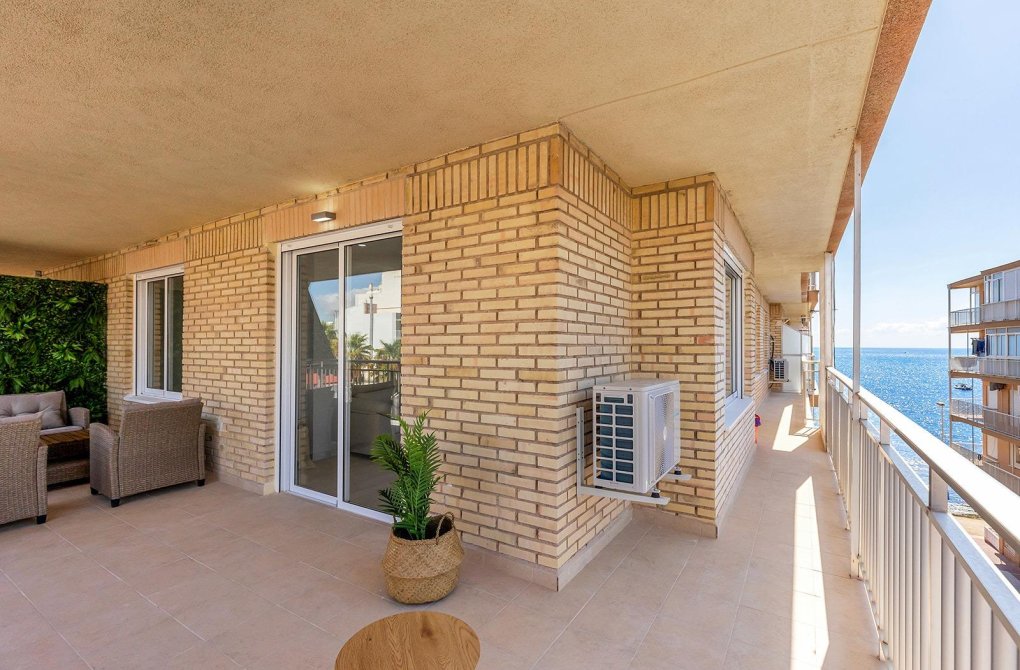 Rynek wtórny - Apartament - Torrevieja - Playa de los Naufragos