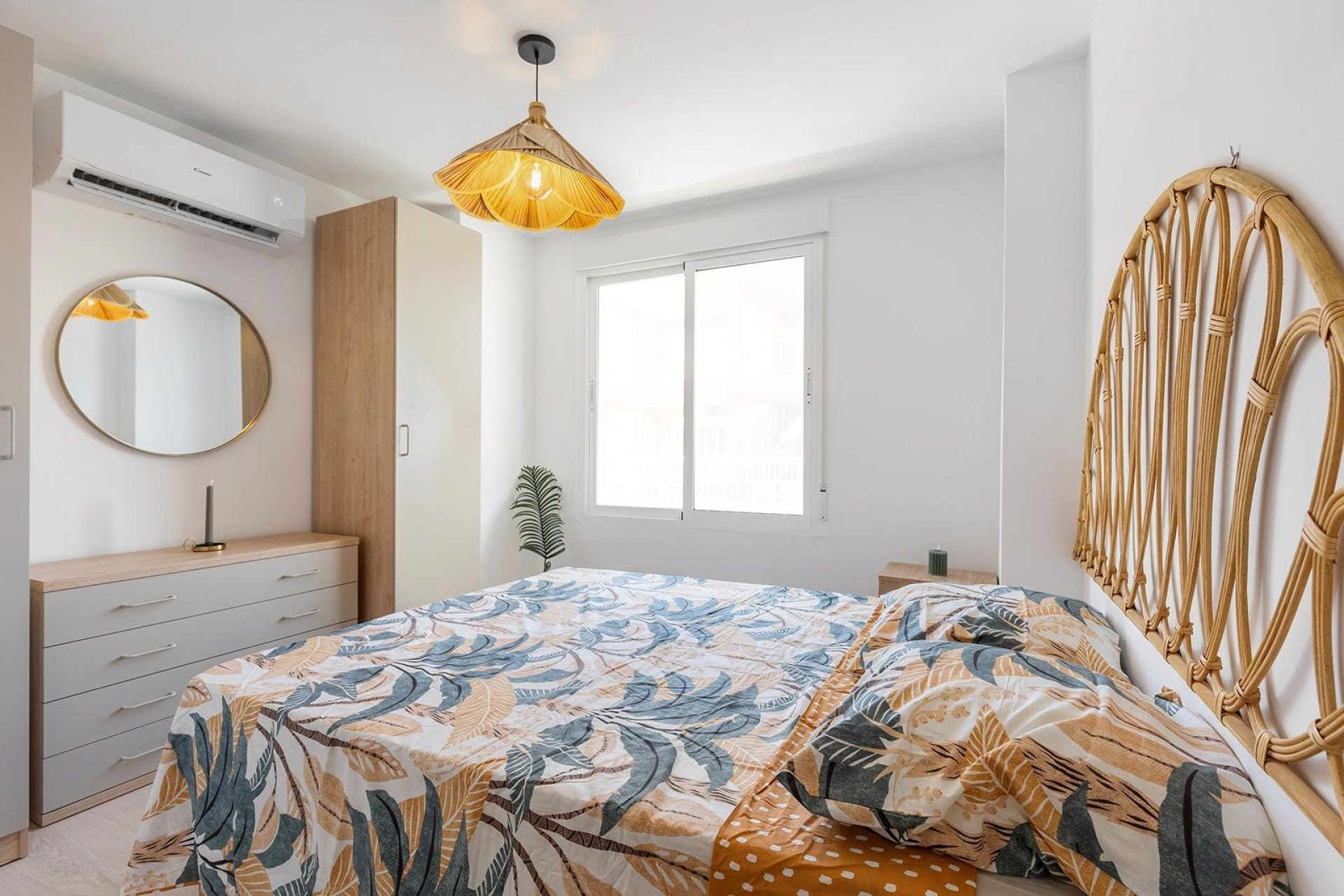 Rynek wtórny - Apartament - Torrevieja - Playa de los Naufragos