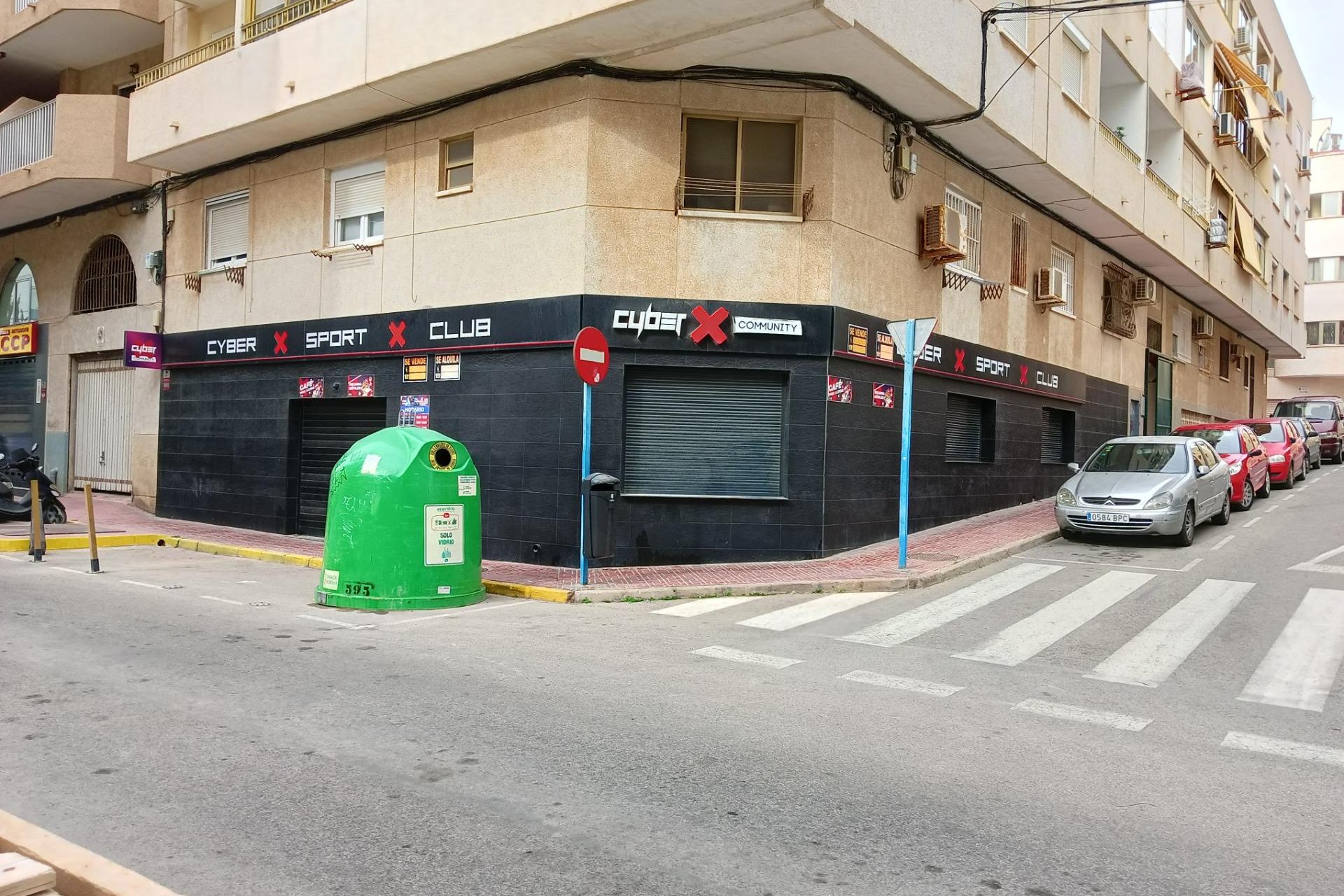 Rynek wtórny - Jednostka handlowa - Torrevieja - Playa de los Locos