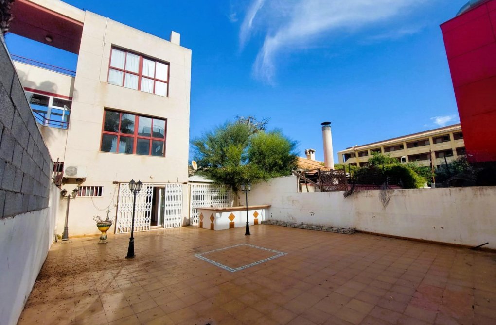 Rynek wtórny - Lokale handlowe - Torrevieja - Los balcones