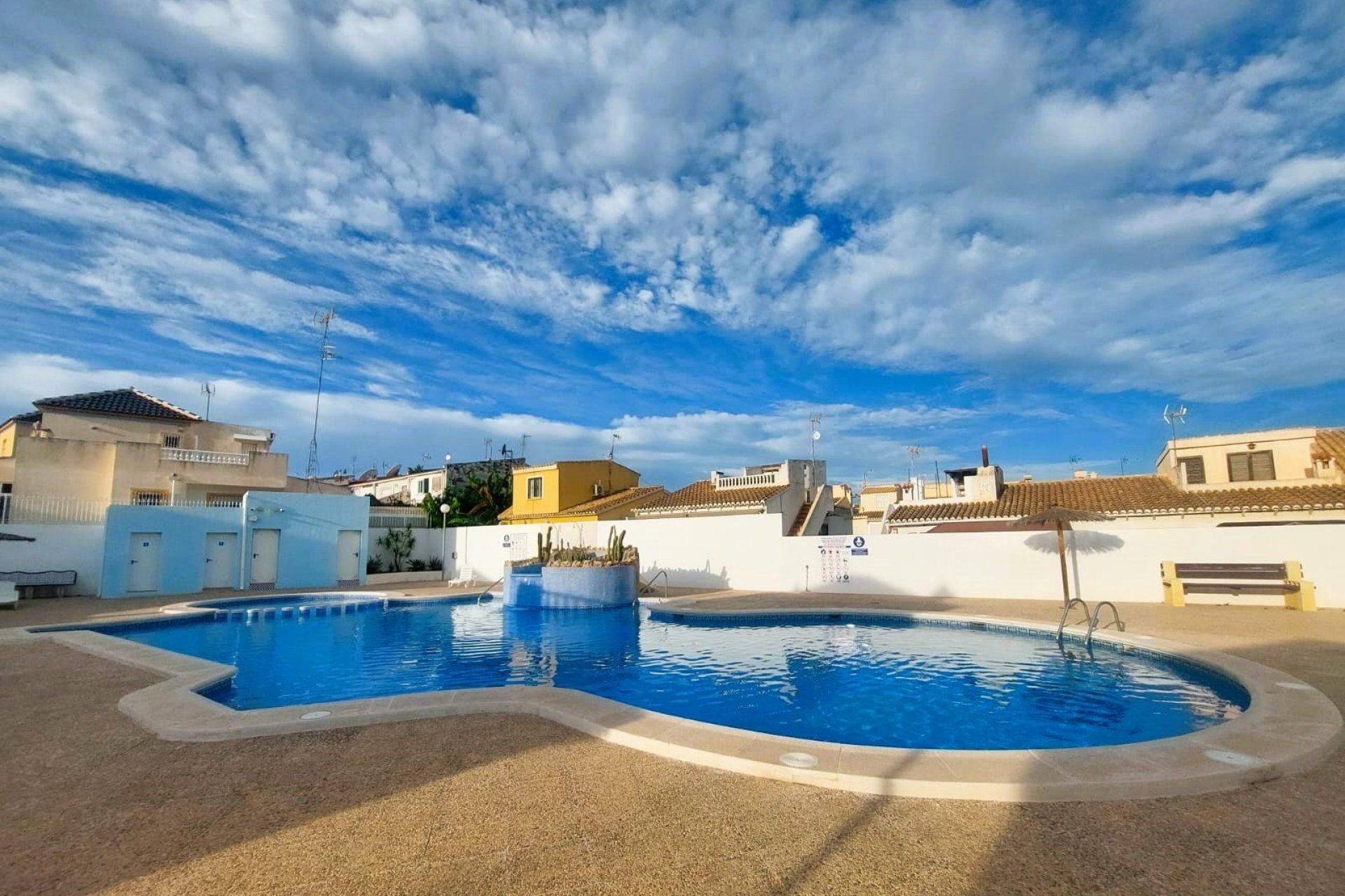 Rynek wtórny - Parada - Torrevieja - Los Balcones - Los Altos del Edén