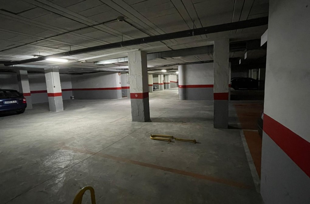 Rynek wtórny - Parking - Torrevieja - Playa del cura