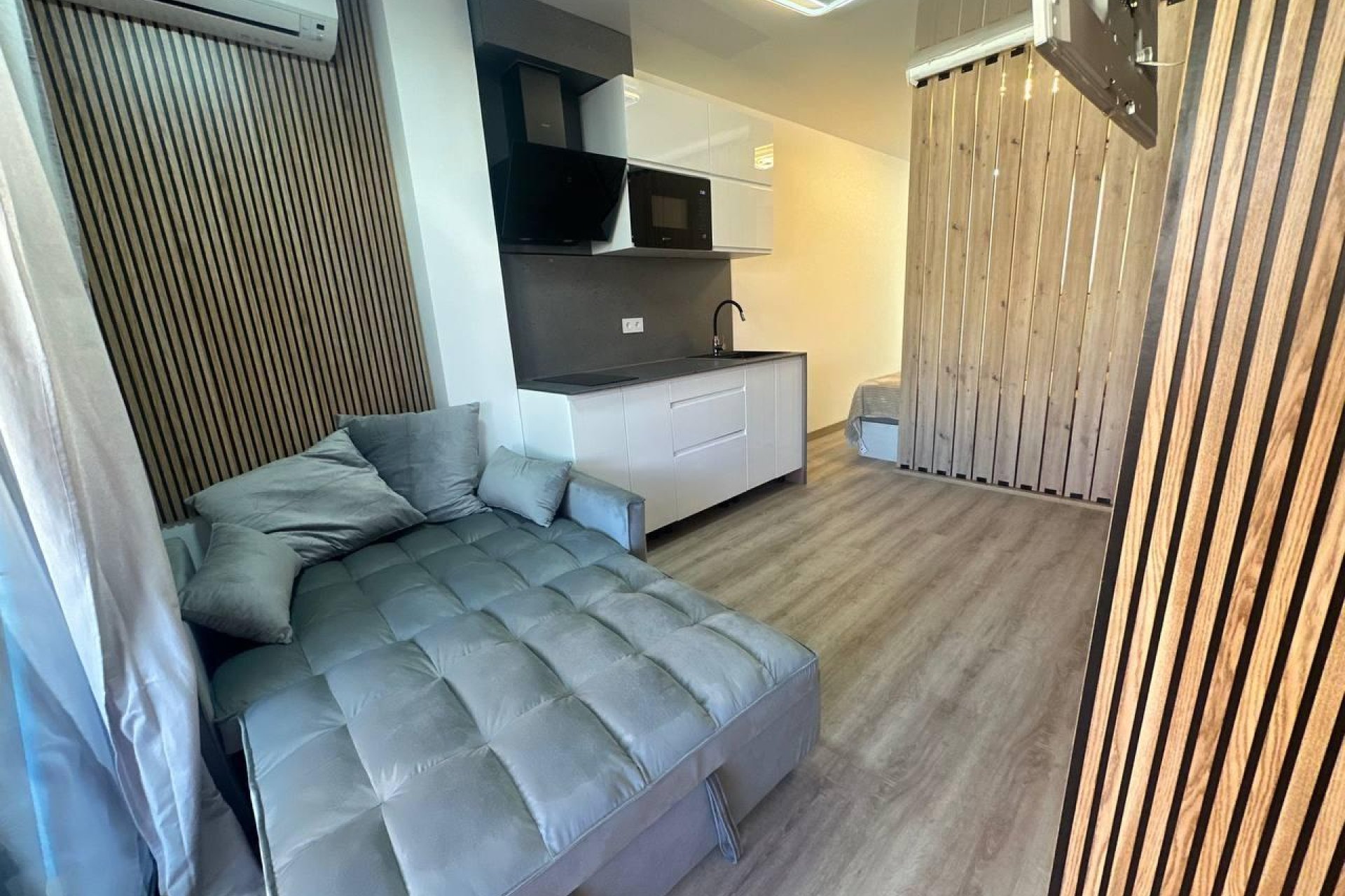 Rynek wtórny - Strych - Torrevieja - Estacion de autobuses