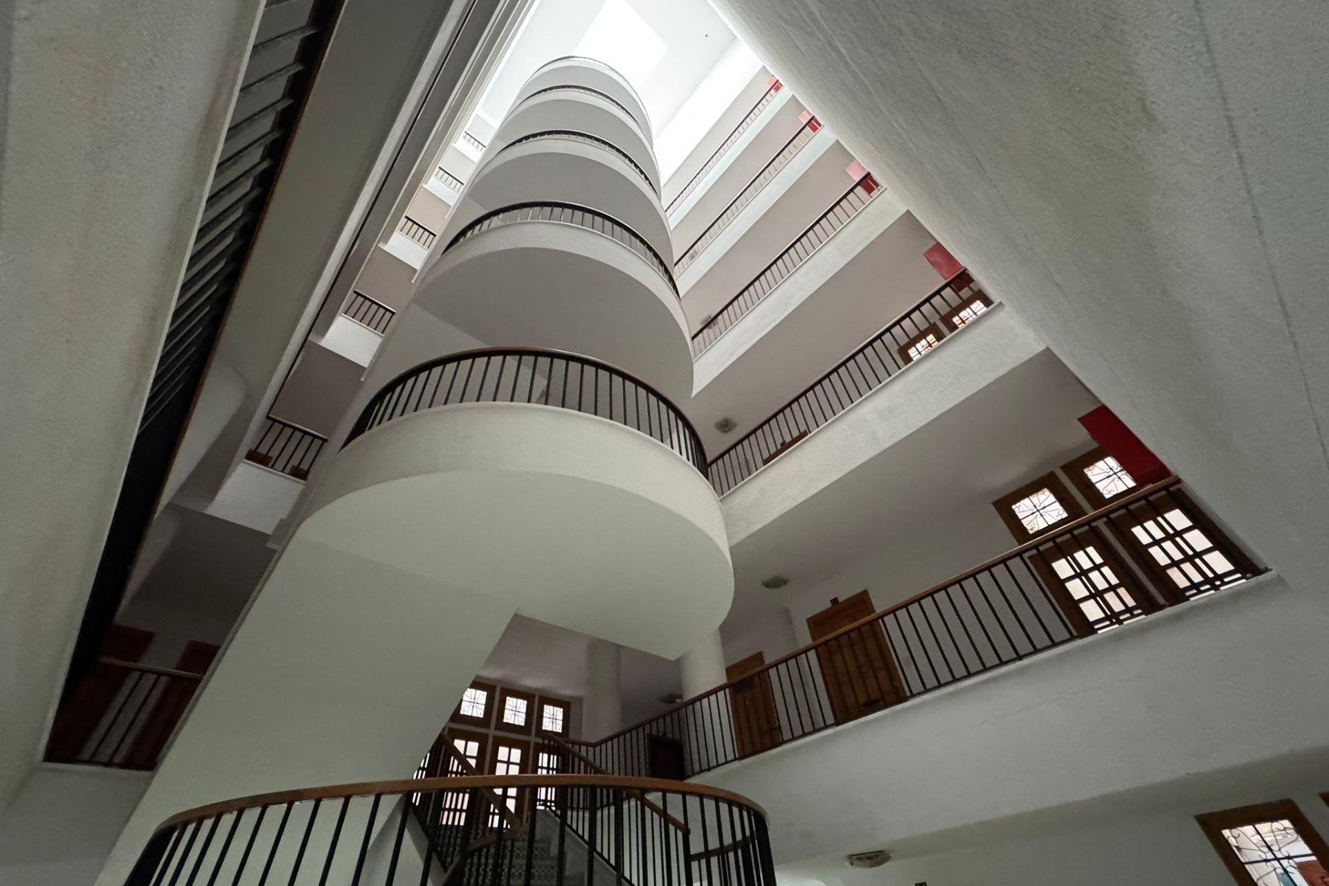 Rynek wtórny - Studio - Torrevieja - Estacion de autobuses