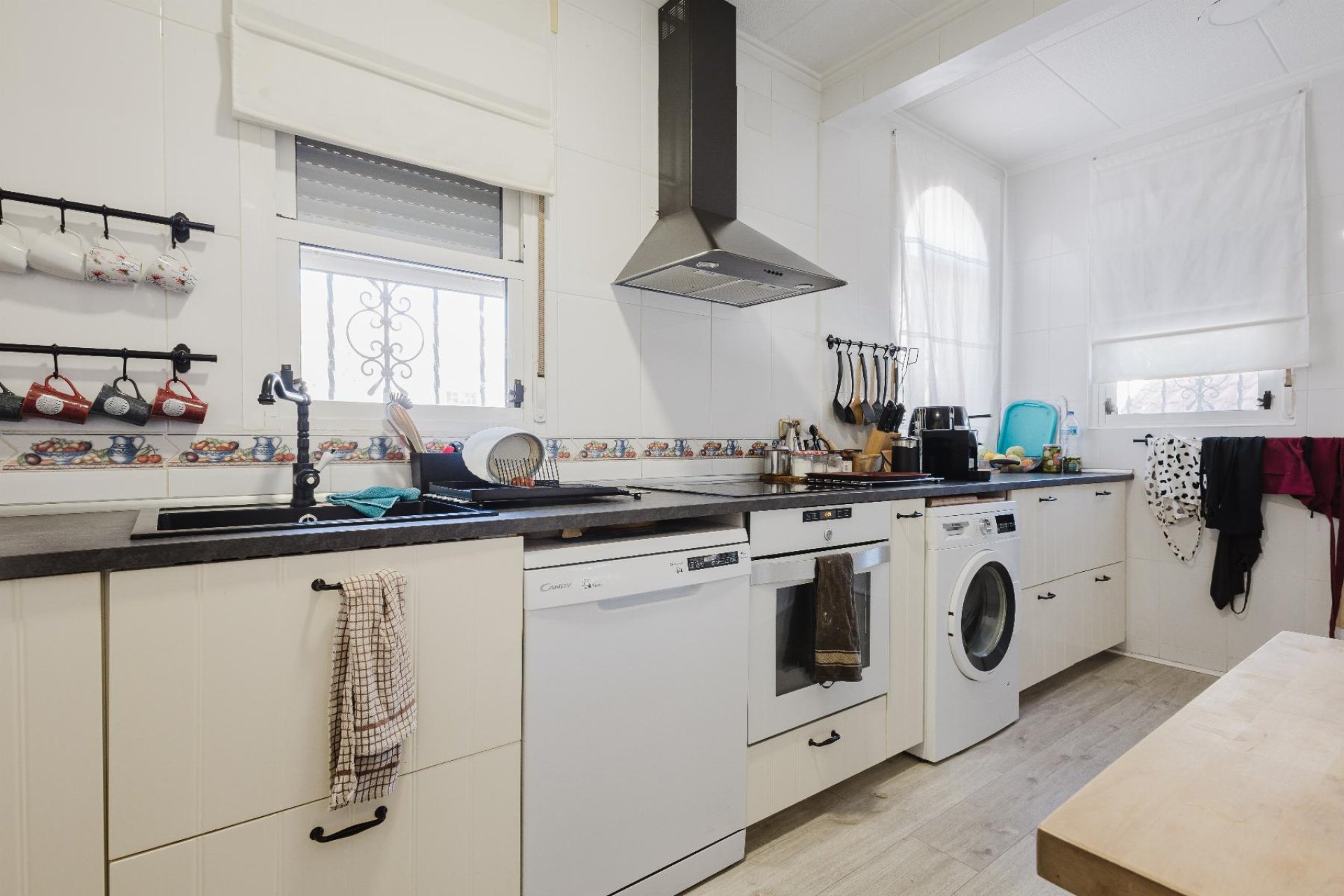 Rynek wtórny - Szalet - Torrevieja - La siesta