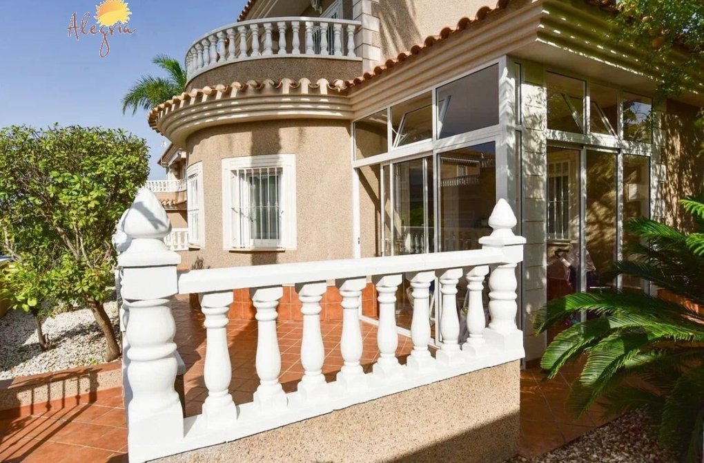 Rynek wtórny - Villa - Torrevieja - Punta prima