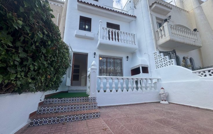 Terraced house - Resale - Torrevieja - Los Frutales