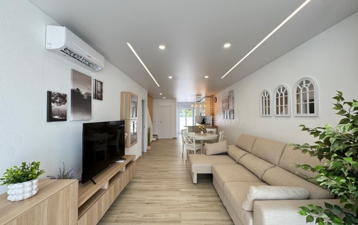 Terraced house - Resale - Torrevieja - Playa del cura