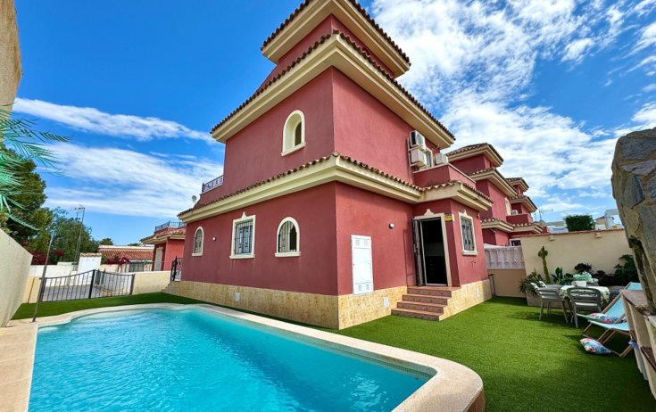 Villa - Resale - Orihuela Costa - La Zenia