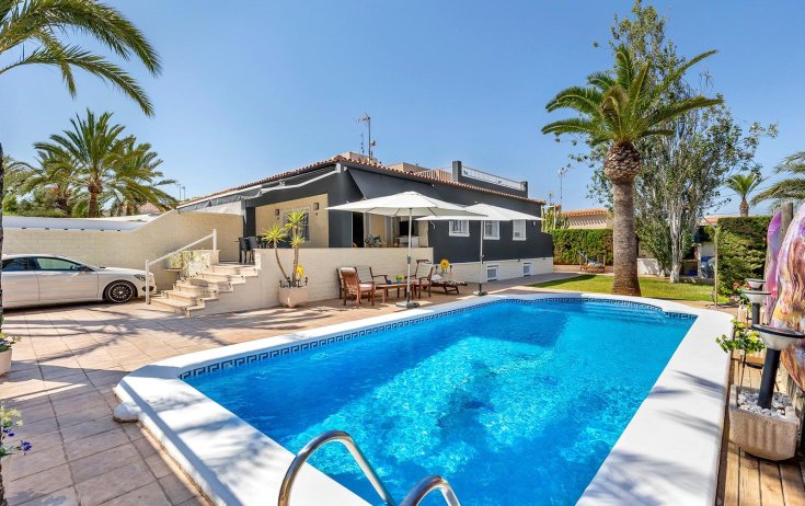 Villa - Resale - Torrevieja - Punta prima