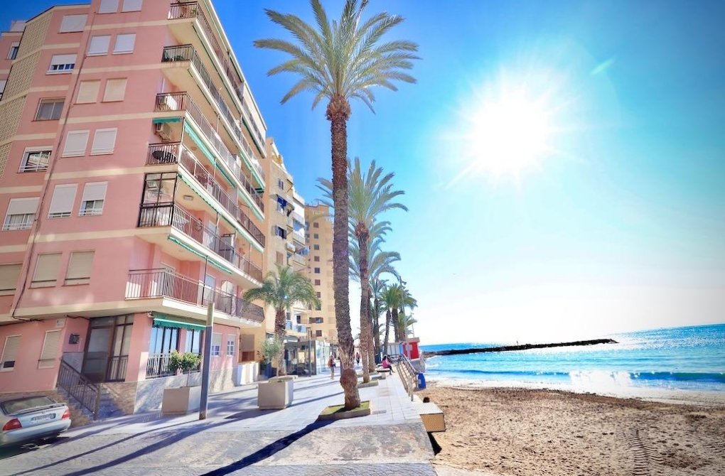 Вторичное жилье - Апартаменты - Torrevieja - Playa del Cura