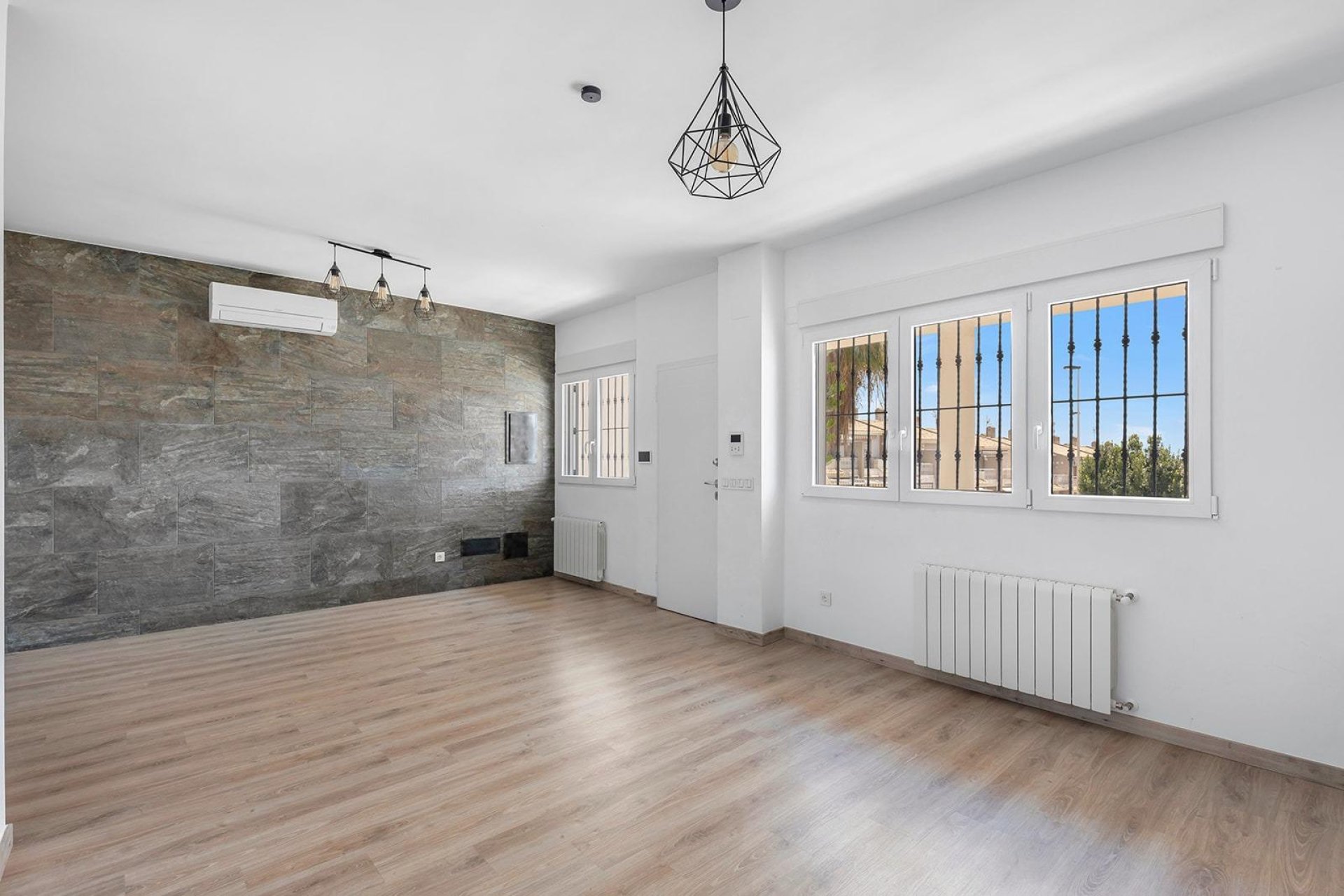 Вторичное жилье - Bилла - Torrevieja - Aguas nuevas 1