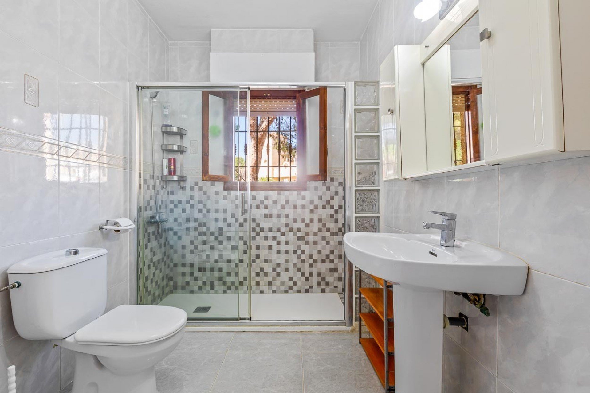 Вторичное жилье - Bилла - Villamartin - Res. Las Filipinas