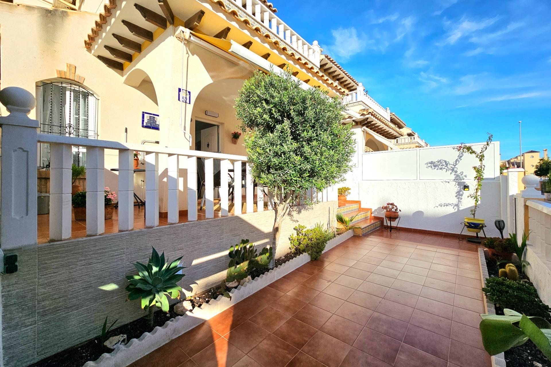 Вторичное жилье - Дом рядовой застройки - Orihuela Costa - Lomas de Cabo Roig