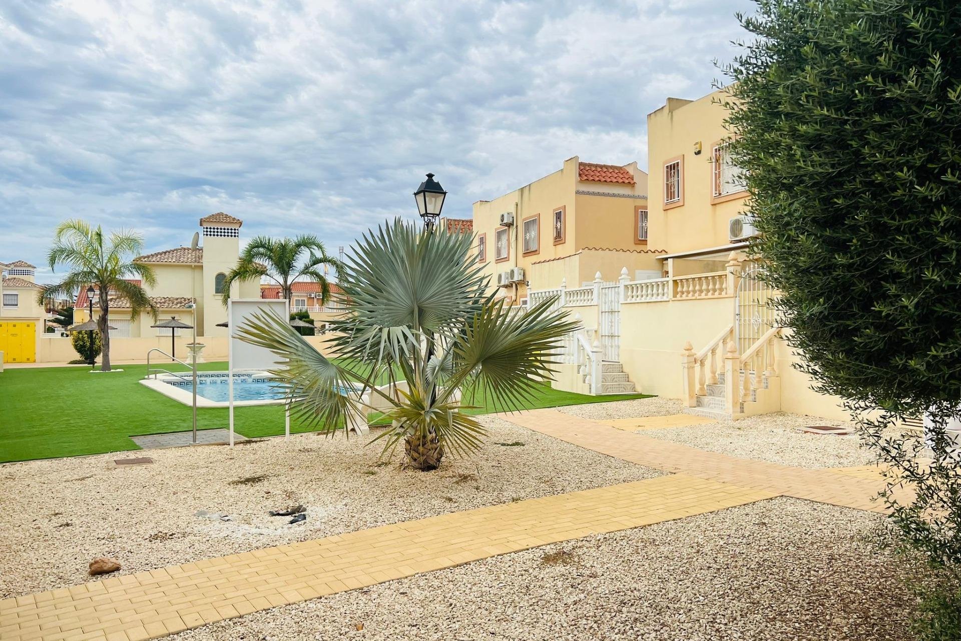 Вторичное жилье - Дом рядовой застройки - Orihuela Costa - Playa Flamenca