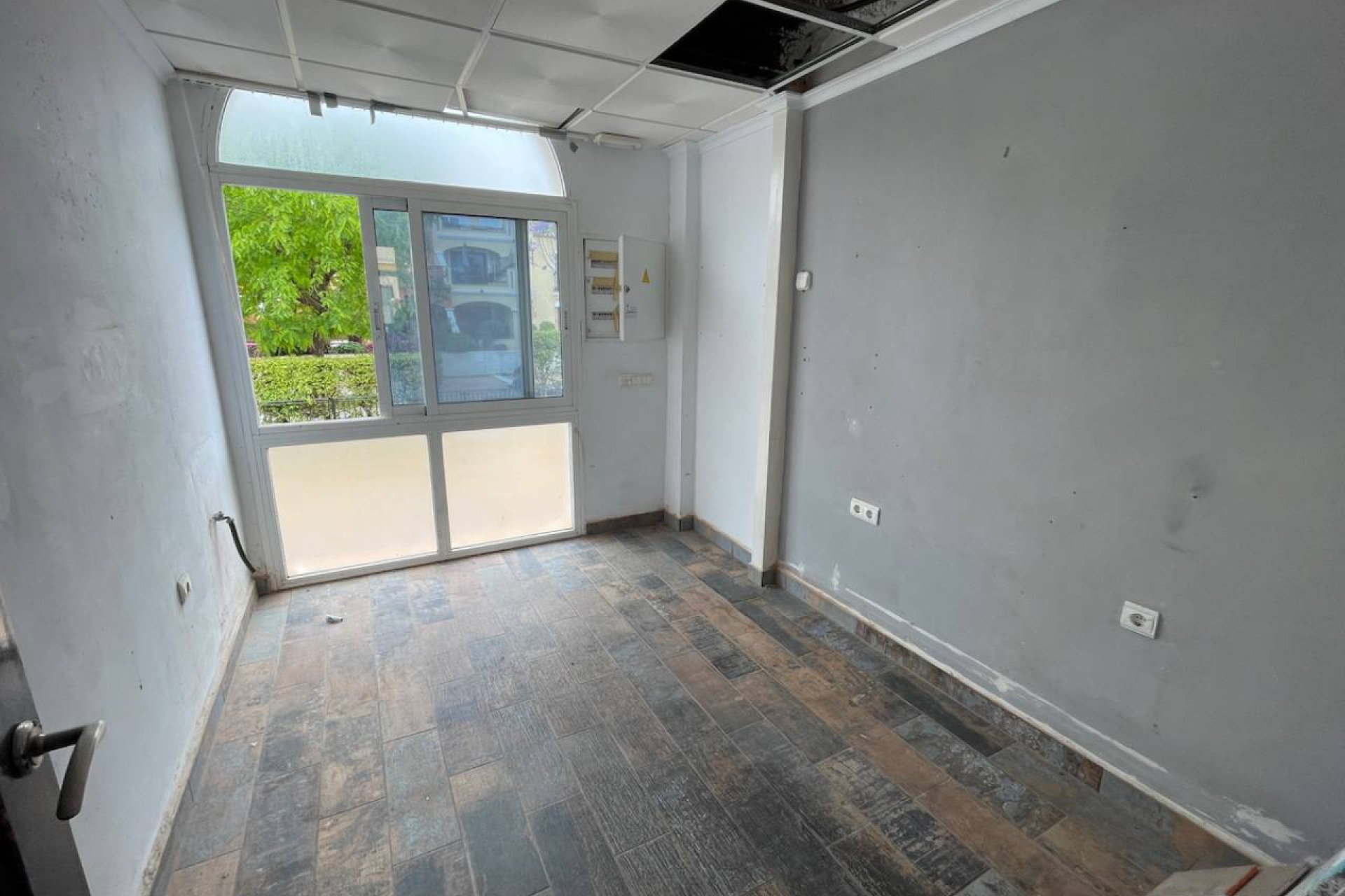 Вторичное жилье - Коммерческий - La Finca Golf