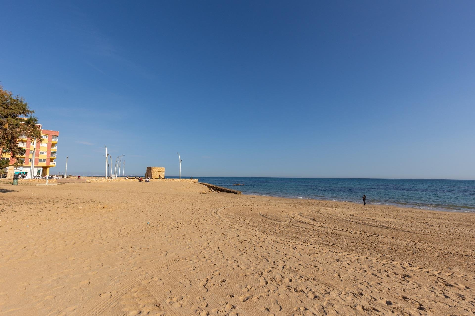 Вторичное жилье - Квартира - Torrevieja - La Mata pueblo