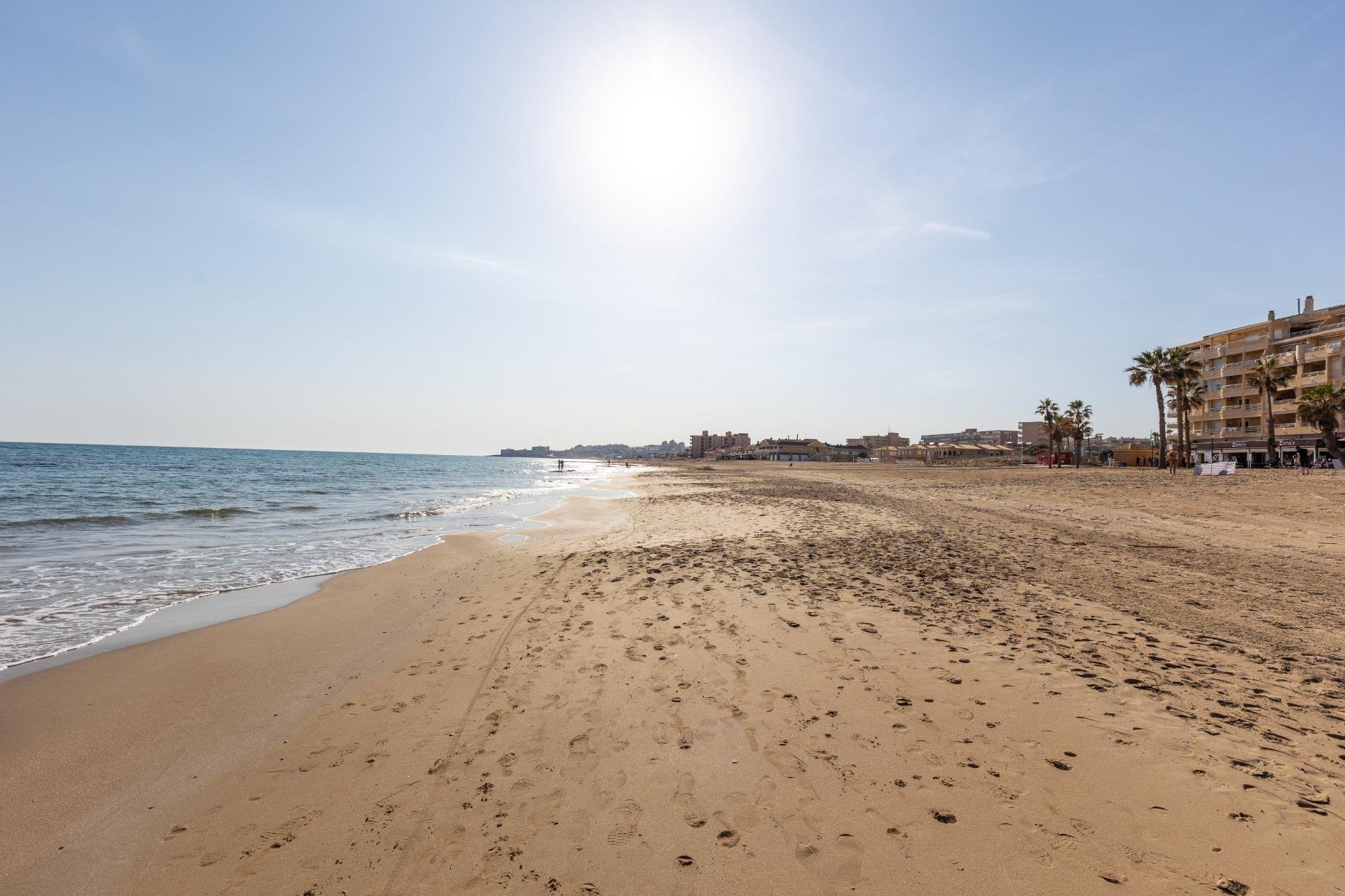 Вторичное жилье - Квартира - Torrevieja - La Mata pueblo