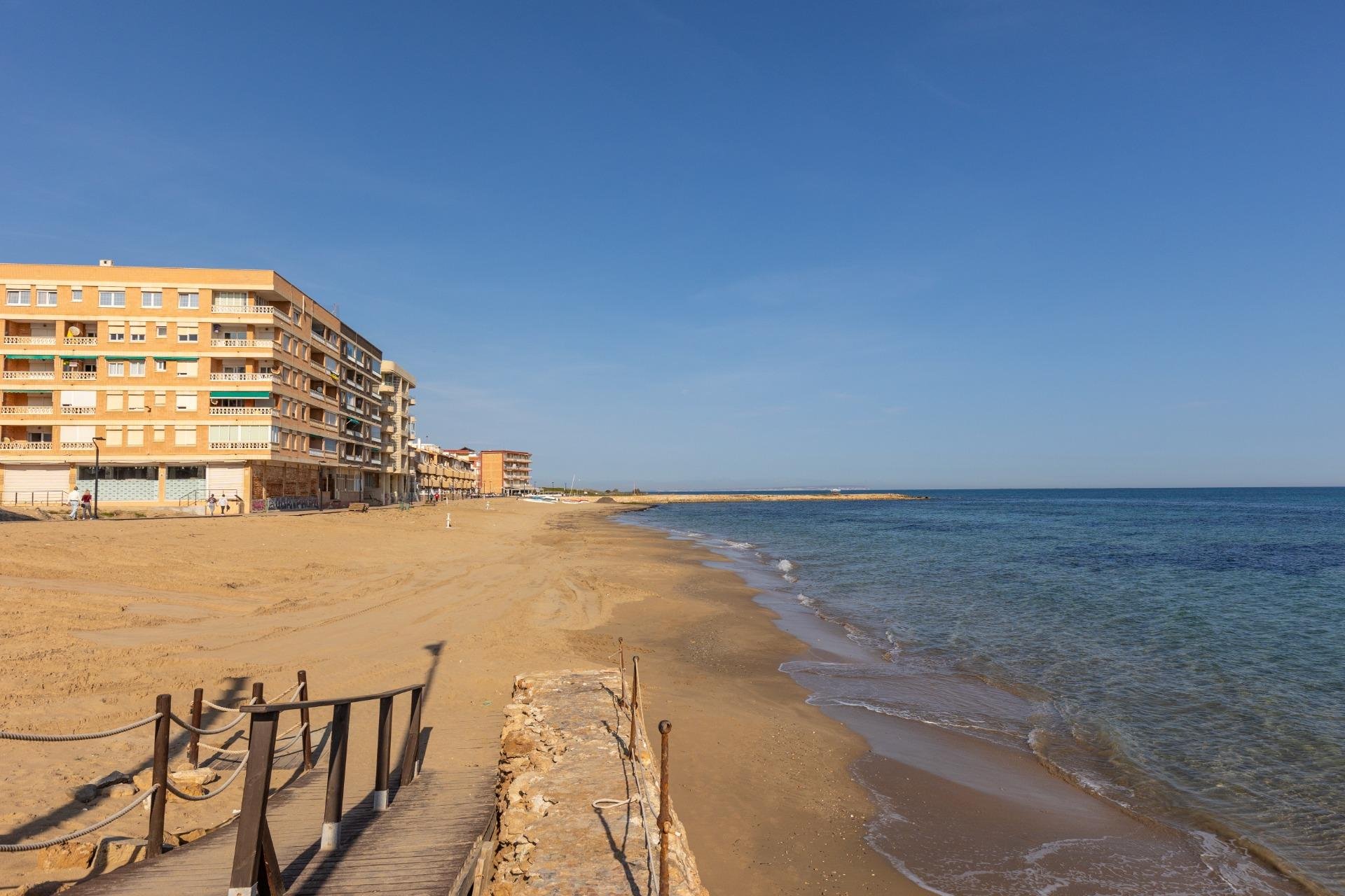 Вторичное жилье - Квартира - Torrevieja - La Mata pueblo