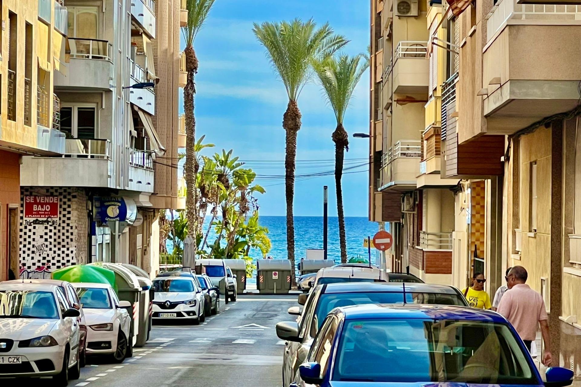 Вторичное жилье - Квартира - Torrevieja - Las Piscinas Naturales