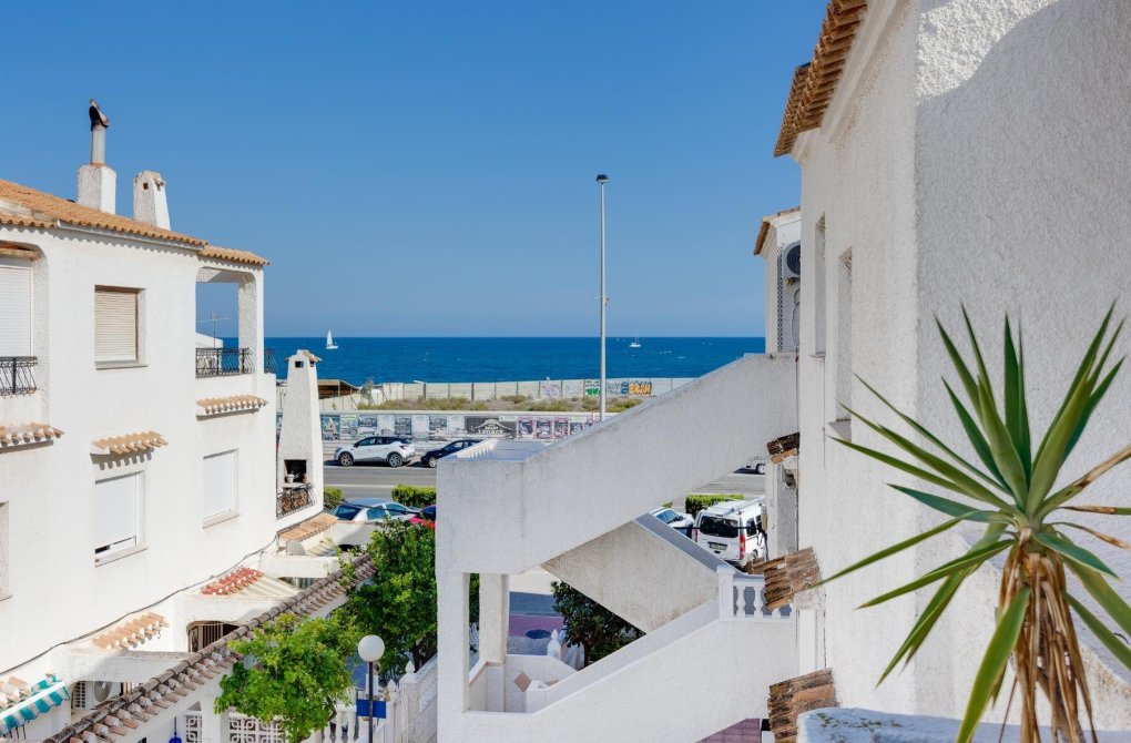 Вторичное жилье - Квартира - Torrevieja - Playa de los Naufragos