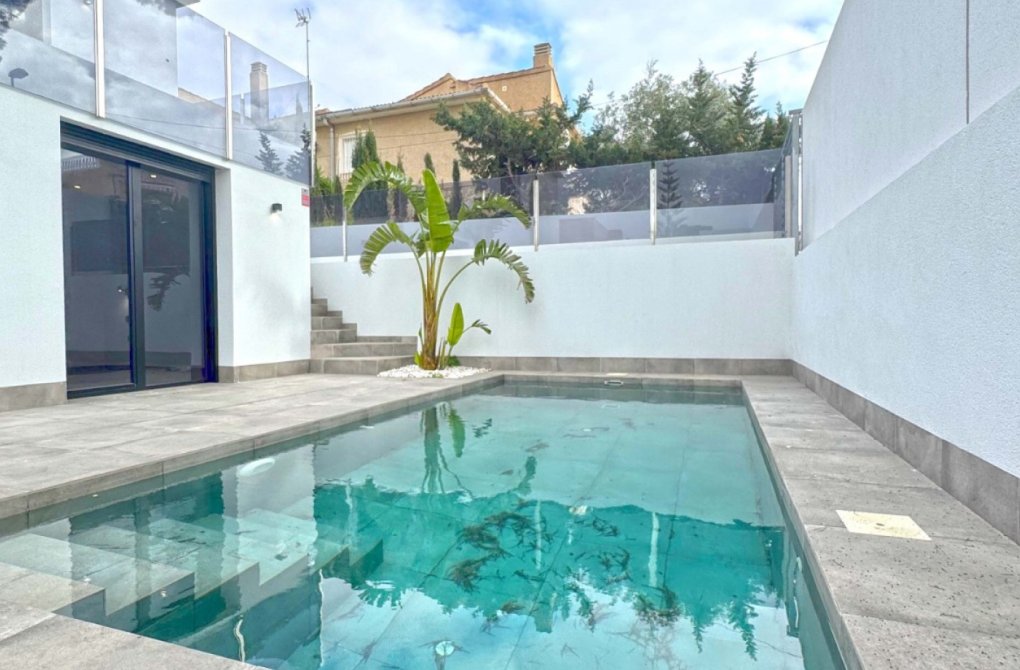 Вторичное жилье - Отдельная вилла - Torrevieja - Los Balcones - Los Altos del Edén