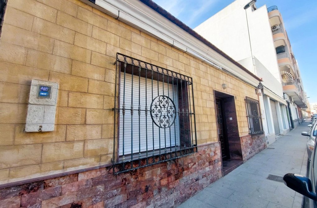 Вторичное жилье -  - Torrevieja - Centro