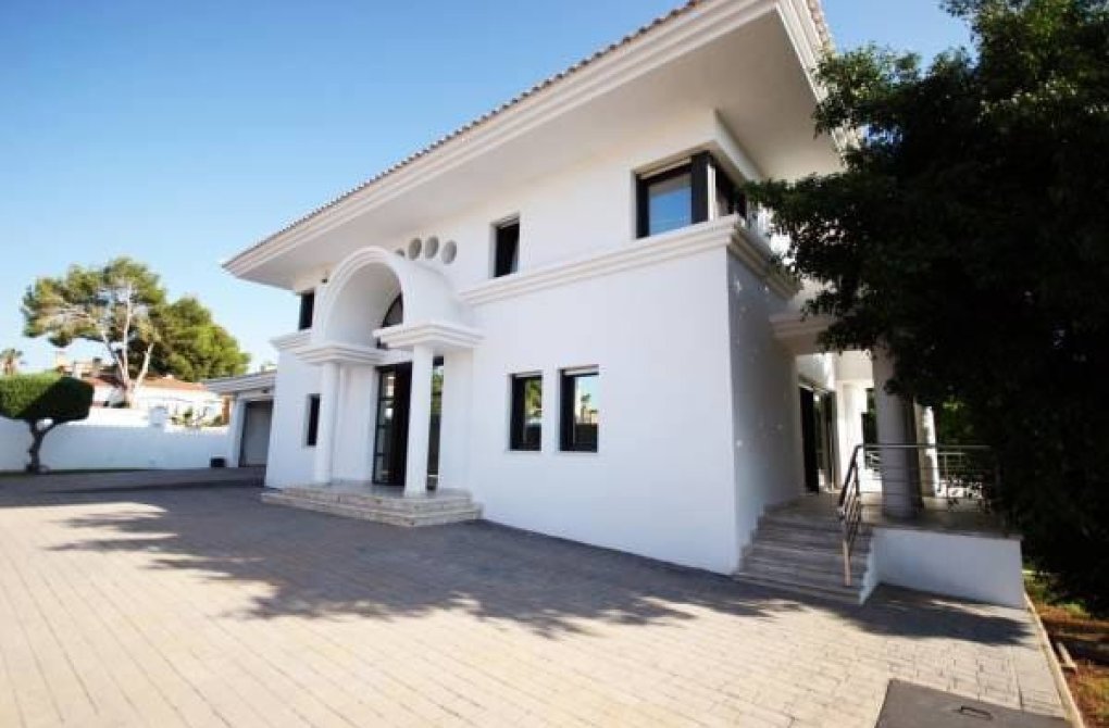 Вторичное жилье - Villa - Orihuela Costa - Villamartín