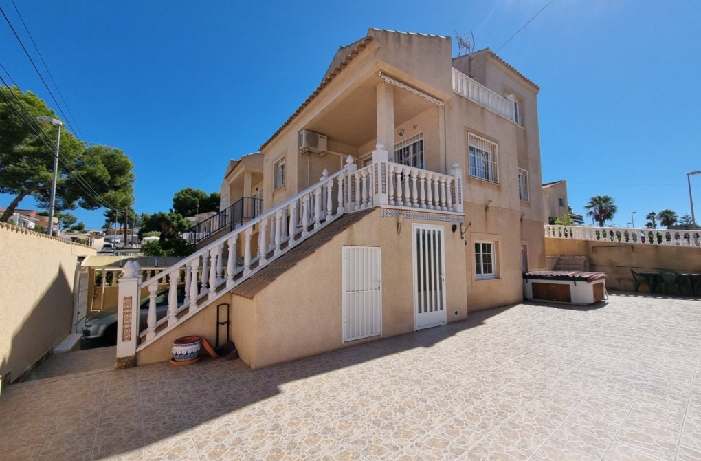 Вторичное жилье - Villa - Torrevieja - Los balcones