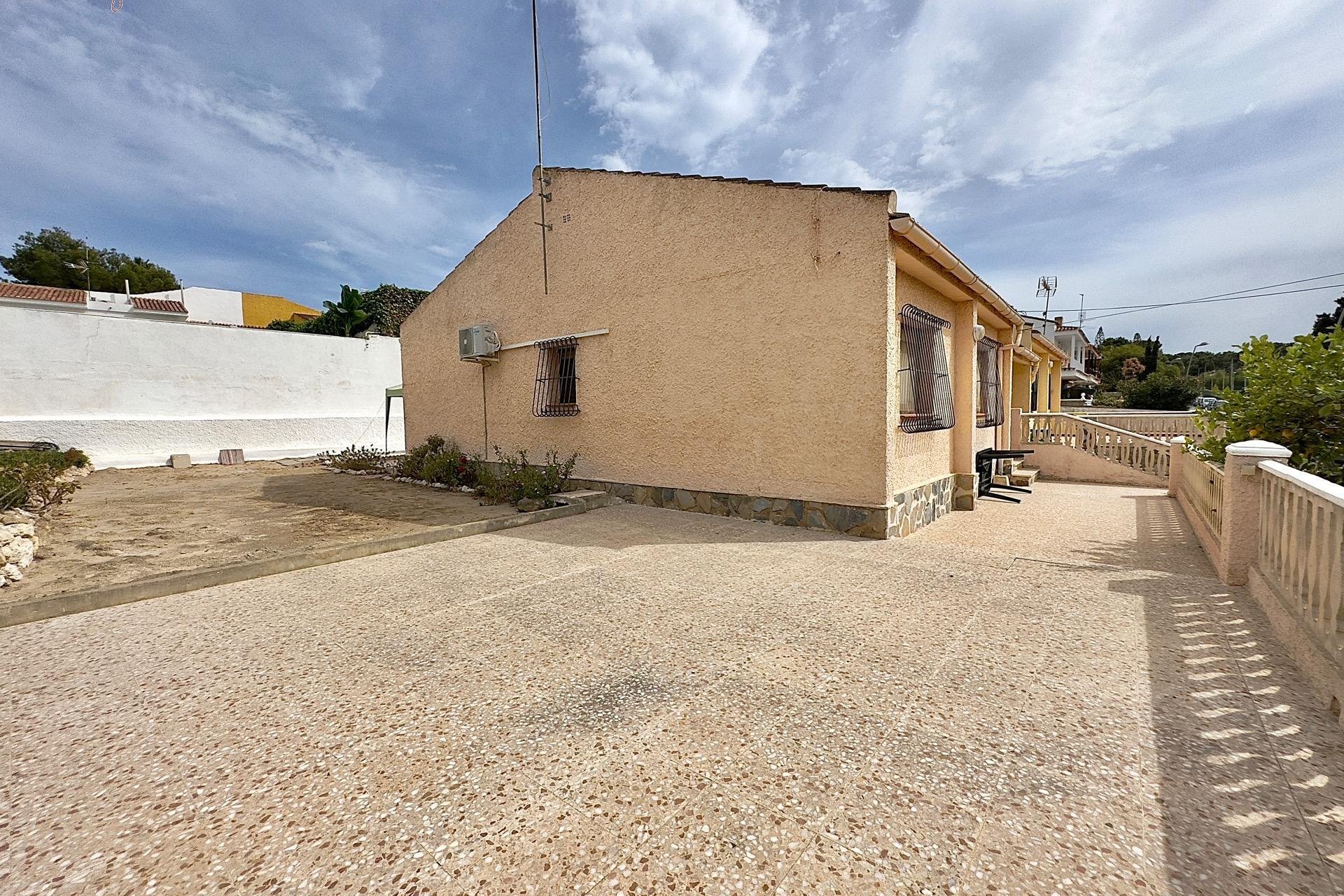 Вторичное жилье - Villa - Torrevieja - Los balcones