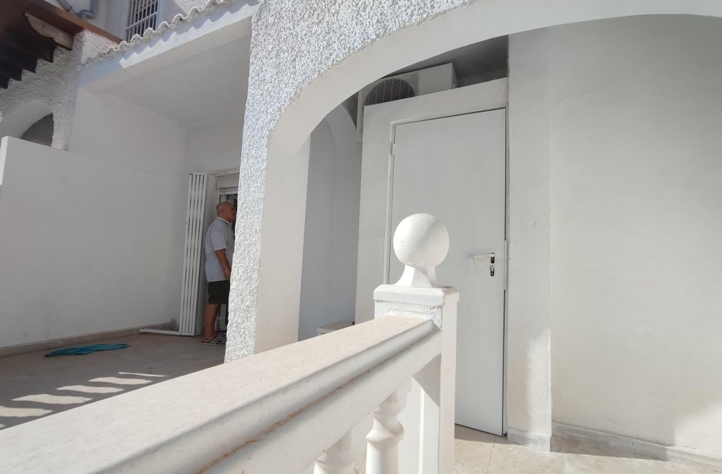 Вторичное жилье - Villa - Torrevieja - Playa del Cura